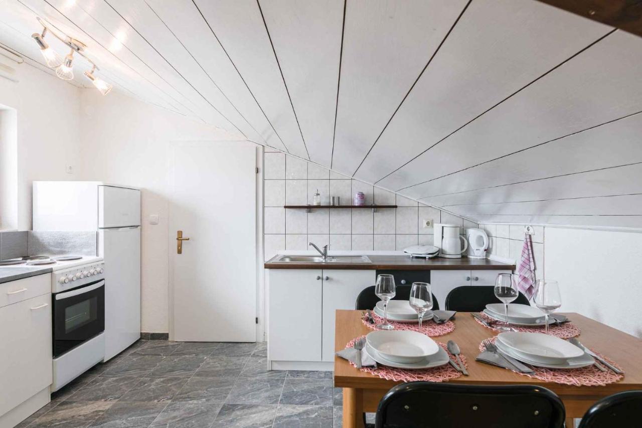 Apartment In Crikvenica 39210 Экстерьер фото