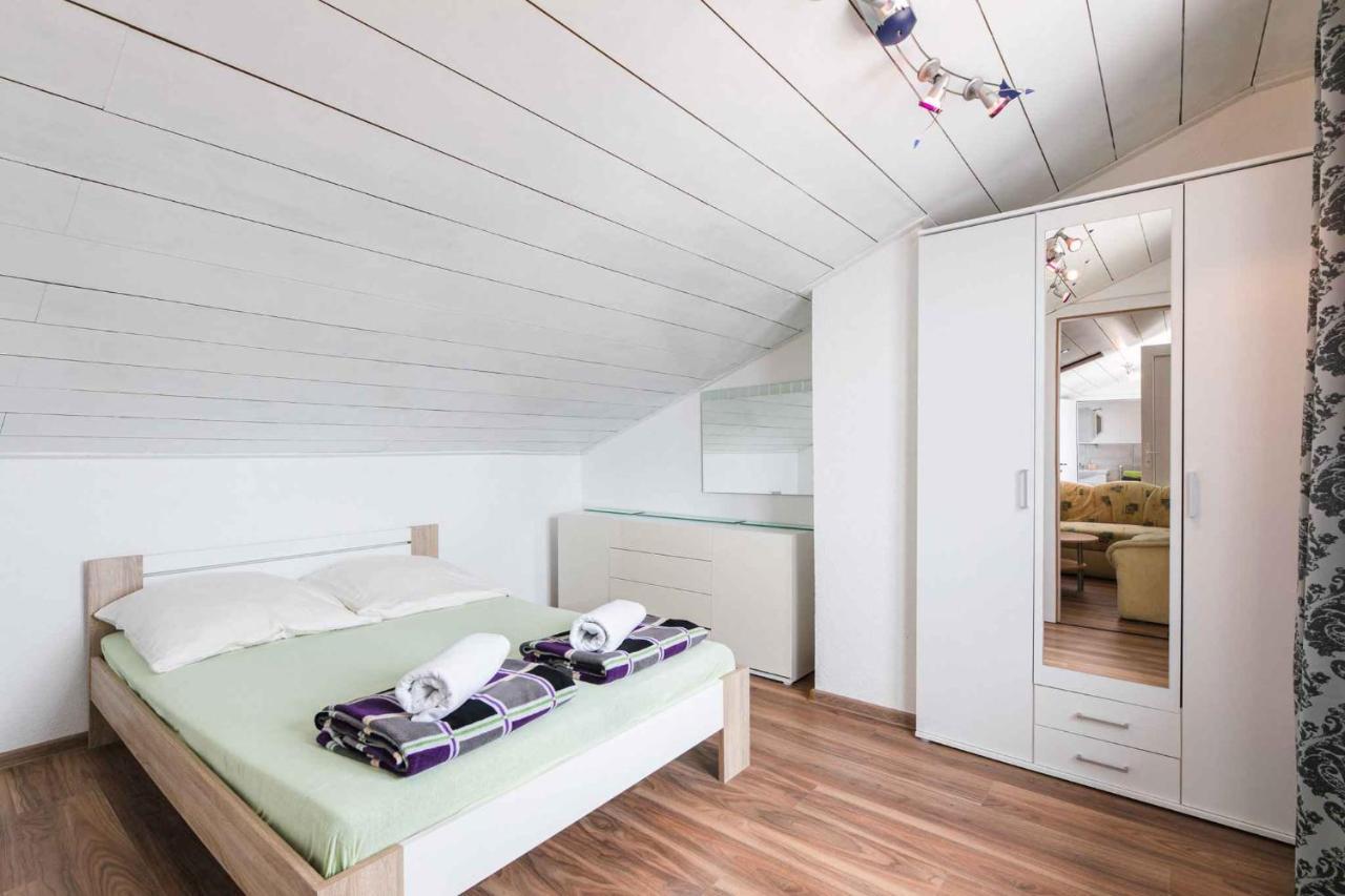 Apartment In Crikvenica 39210 Экстерьер фото