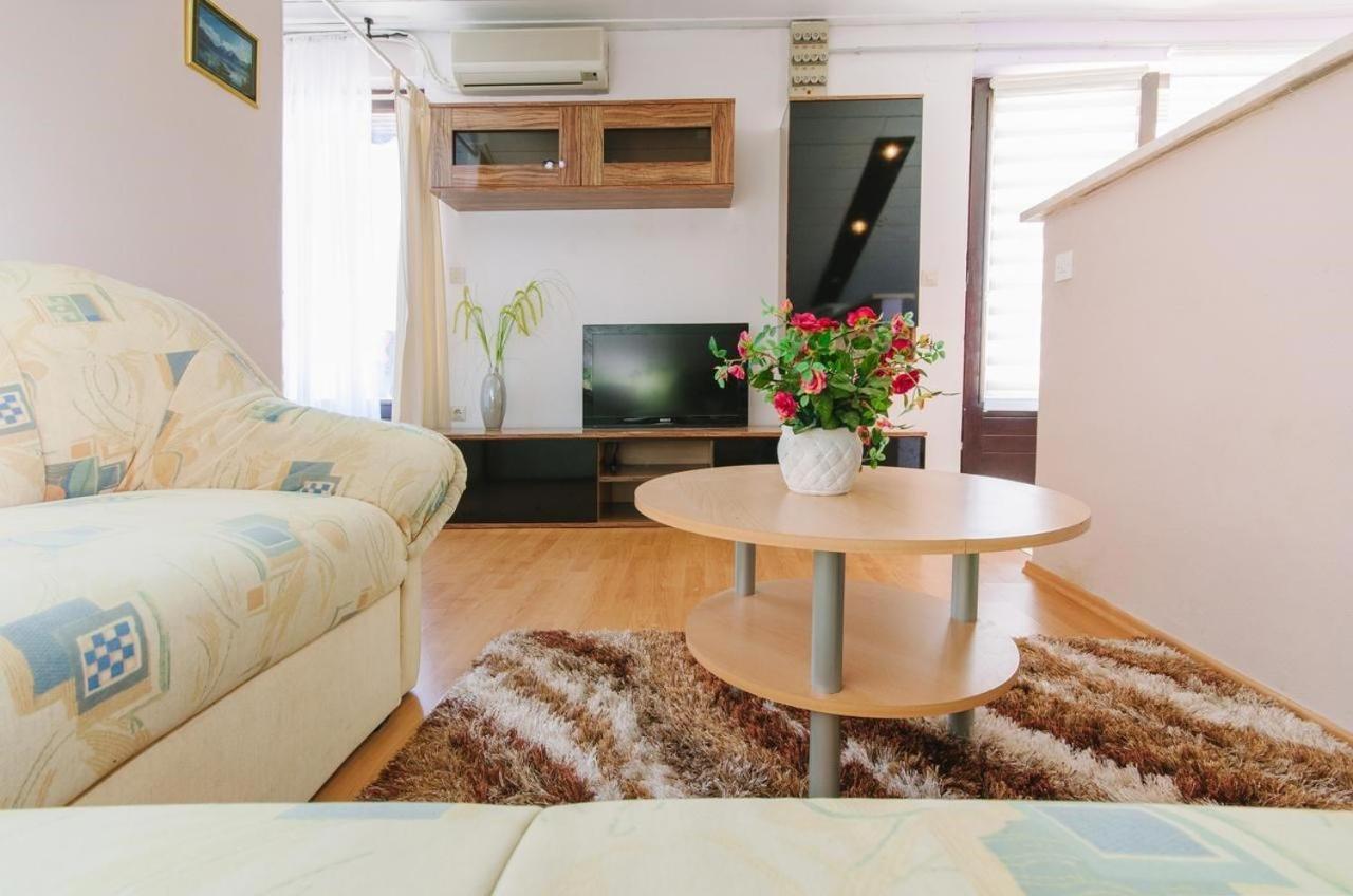 Apartment In Crikvenica 39210 Экстерьер фото